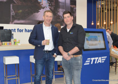 Bram Verschoor and Peter Rietveld with TTA. They installed resently two MaxSorter sorting lines with automatic plant gripper disinfection. https://www.groentennieuws.nl/article/9183762/automatisch-tomatenplanten-sorteren-en-een-streng-hygiene-beleid-gaat-dat-wel-samen/